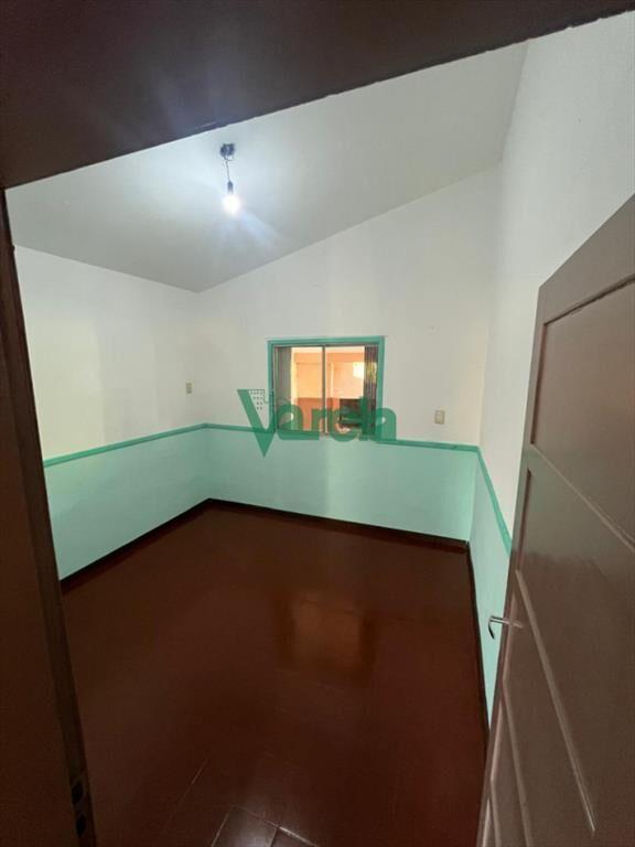Venta de casa en Salinas, chalÃ© de tejas, 3