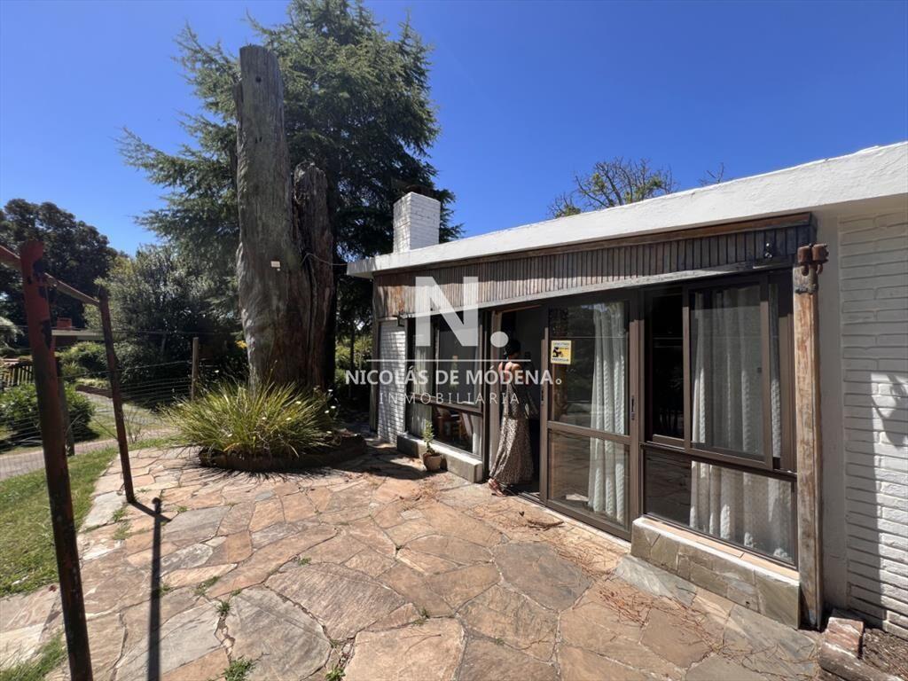 Amplia casa en Cantegril, Punta del Este. 509m2 y