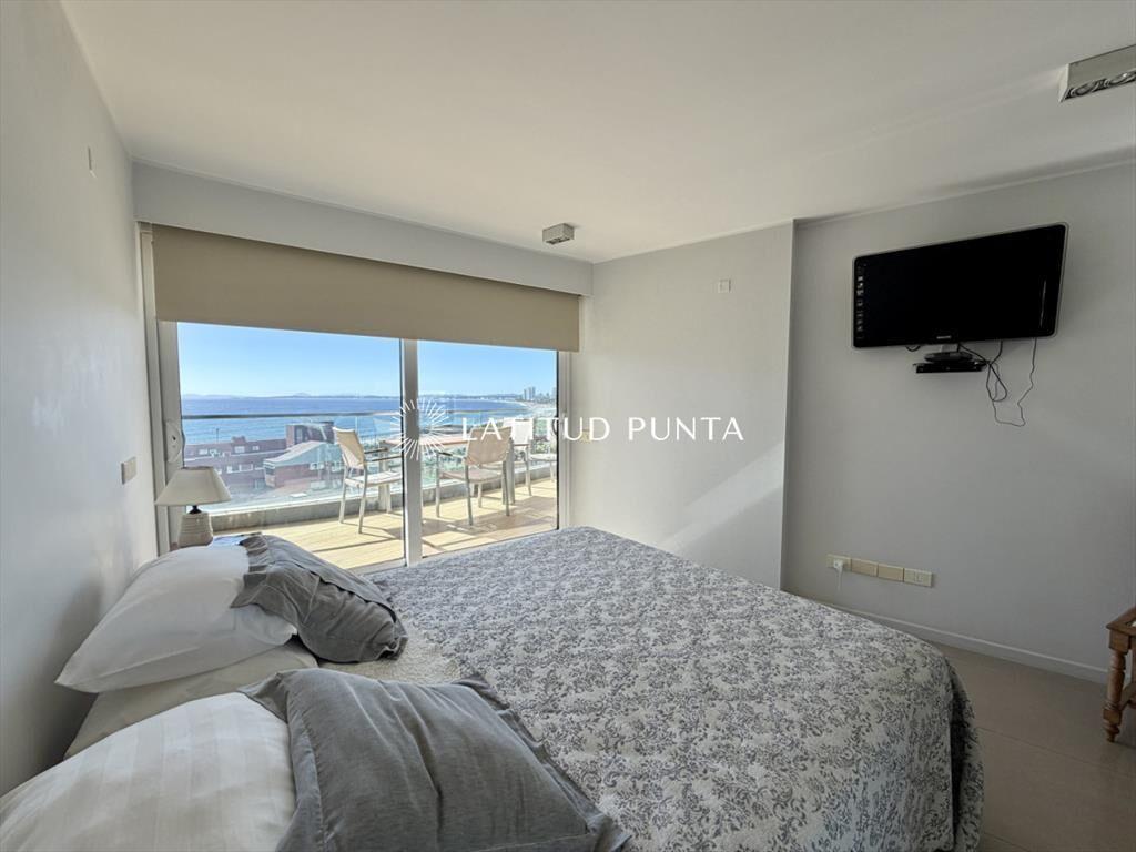 Apartamento de dos suites más dependencia con al