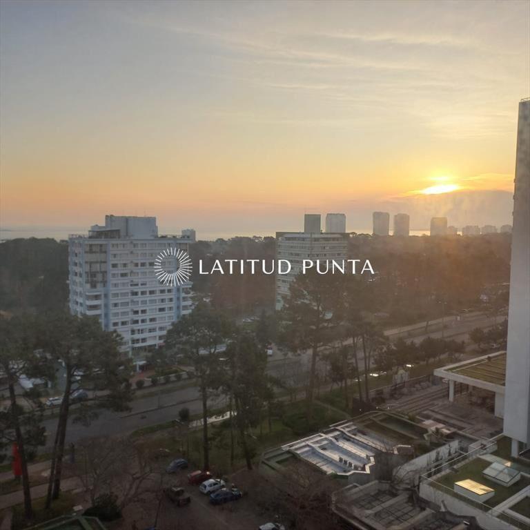 Apartamento en Roosevelt, 3 dormitorios más