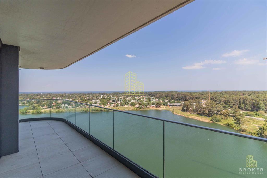 venta duplex 4 suites en carrasco boating