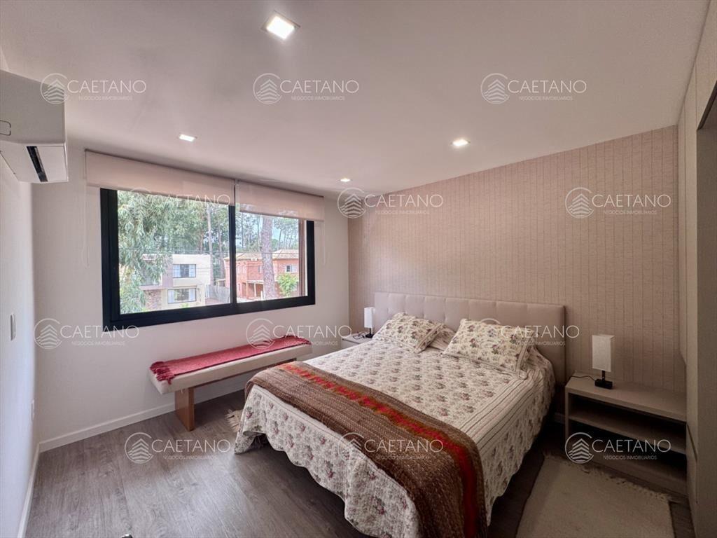 Venta casa 5 dormitorios. Solanas, Punta ballena.