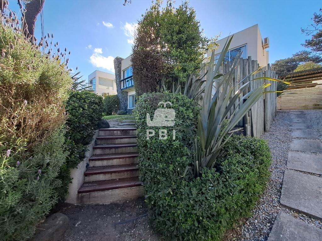 Venta de casa 6 dormitorios en la Barra  - Ref :