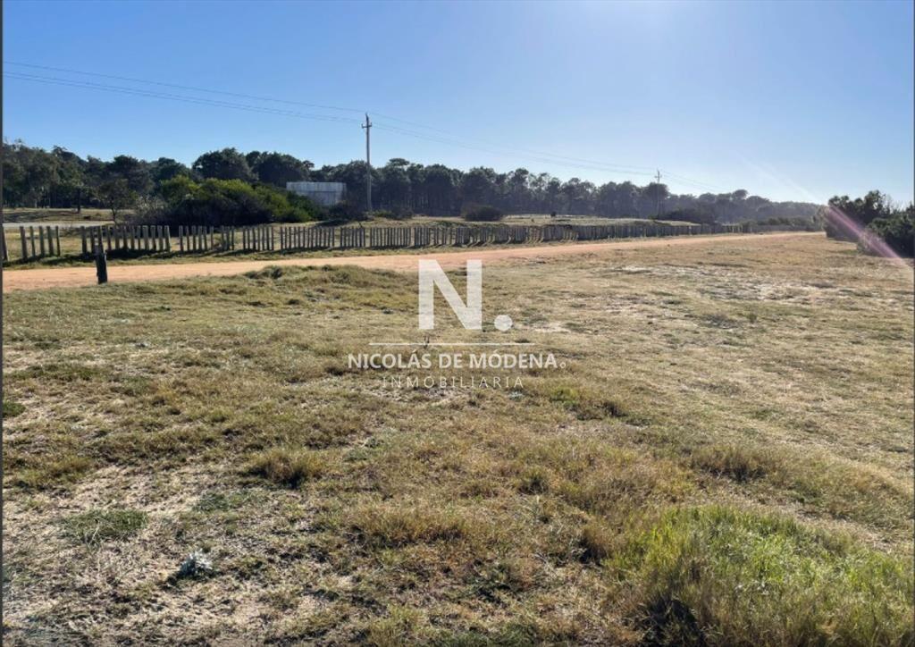 Vende Terreno en Manantiales