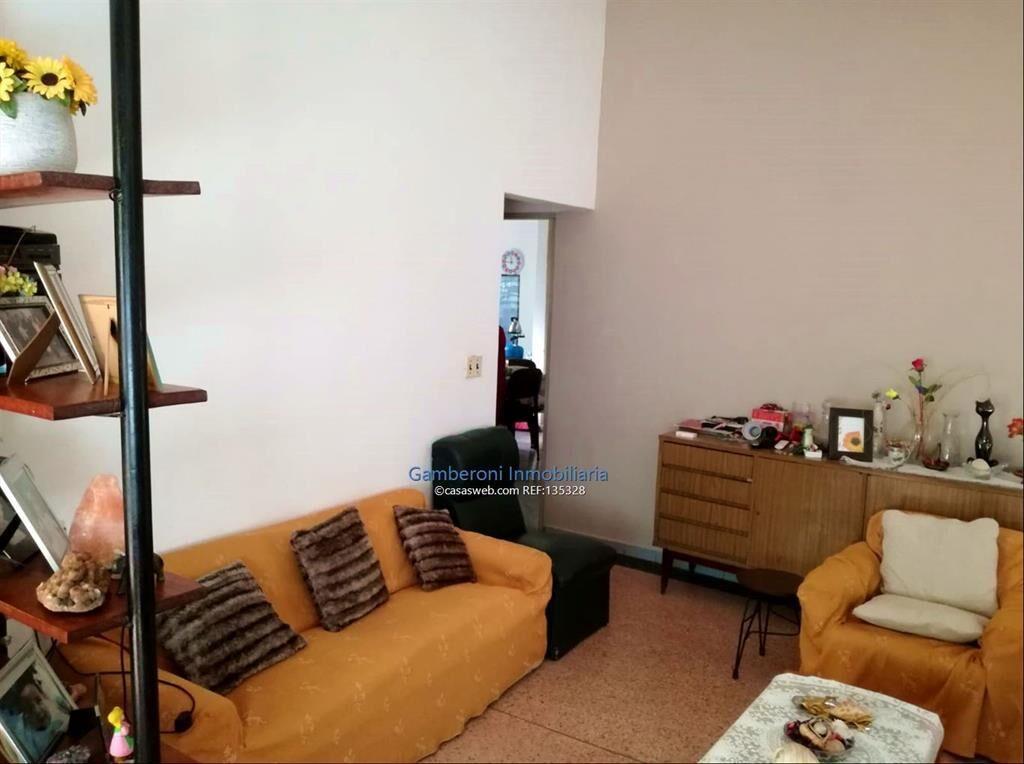 Casa en Venta en Barrio Lezica. Ideal como inversión.