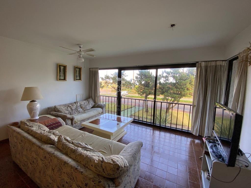VENTA APARTAMENTO 3 DORMITORIOS , 2 BAÑOS , Y