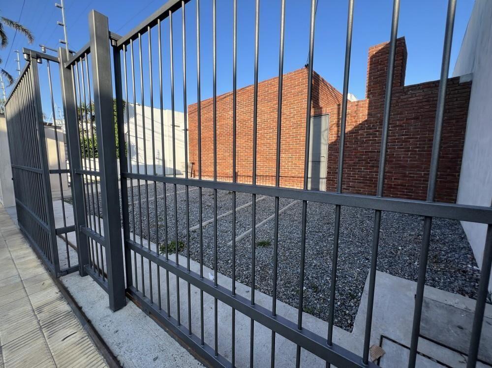Venta casa 2 dorm en Sayago, Luis Giralt esq. Camino Ariel