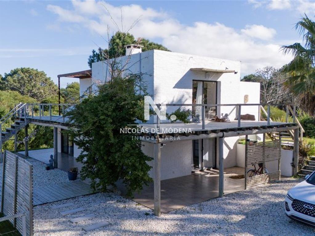 Vende casa en Arenas de Jose ignacio de 3 en con