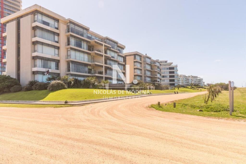 Apartamento en Alquiler Playa Brava Primera Fila