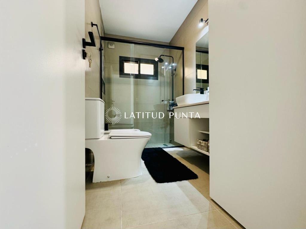 Moderna casa de 3 dormitorios en Balneario Buenos