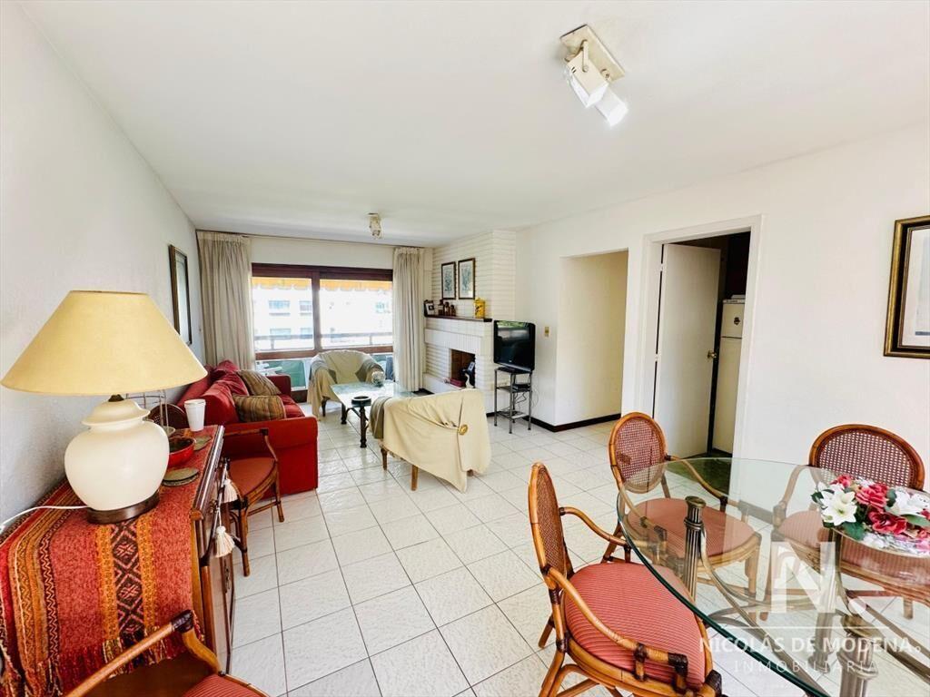 Apartamento en venta de 3 dormitorios con parrillero propio