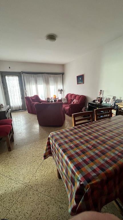 Casa 3 dormitorios, con fondo con parrillero y gge x2