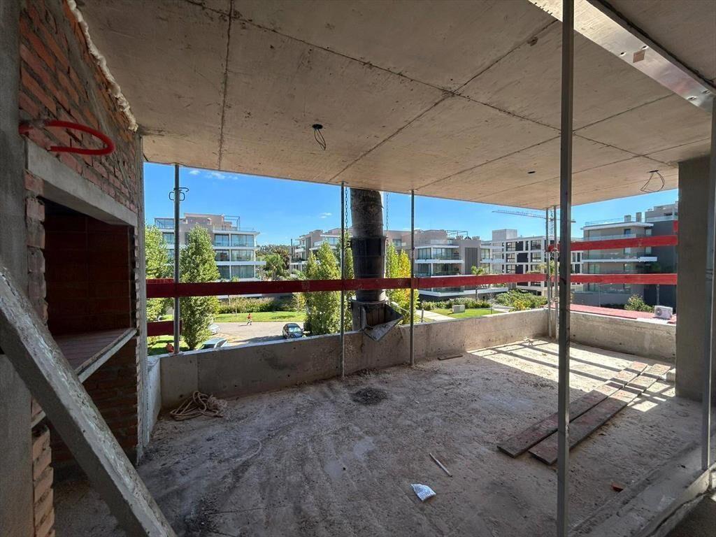 Venta de Apartamento con 3 dormitorios en Barrio parques - E