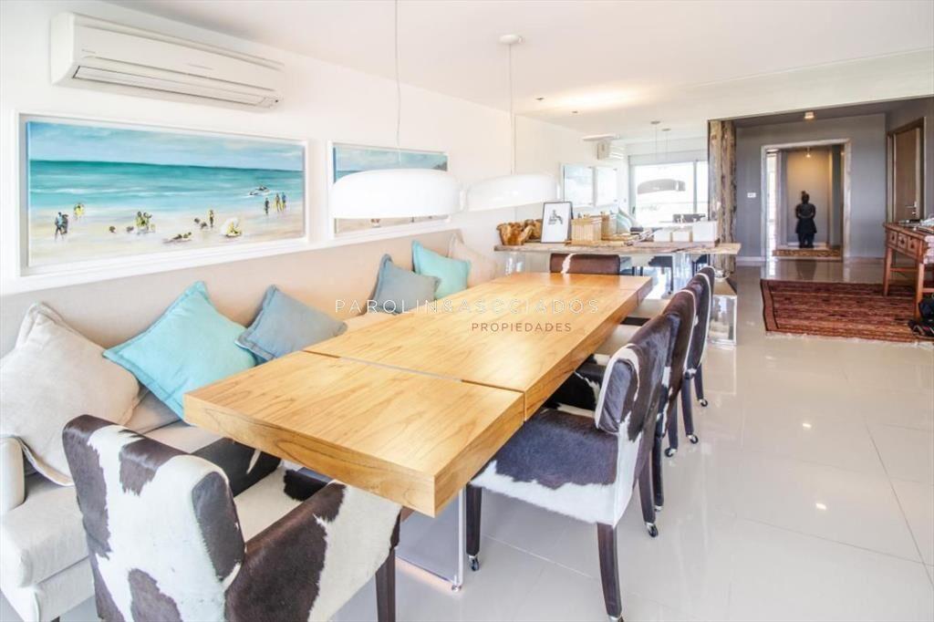 Excelente apartamento en venta en edificio Punta