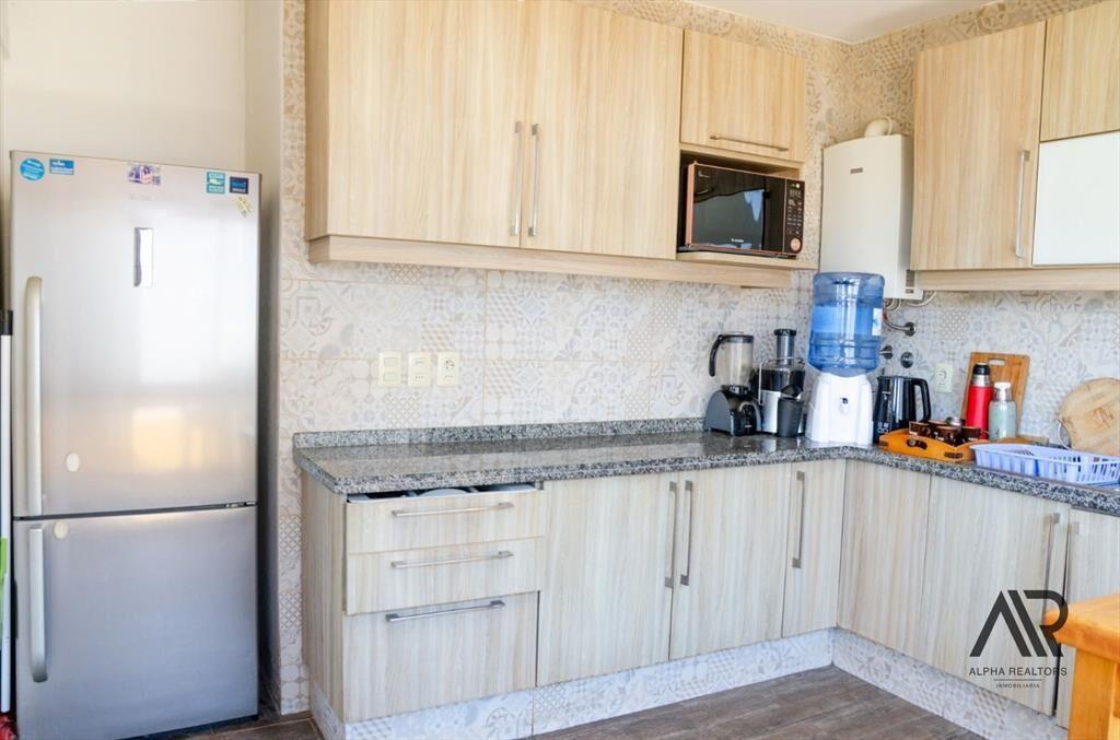 Casa en venta c/ cochera en Playa Mansa