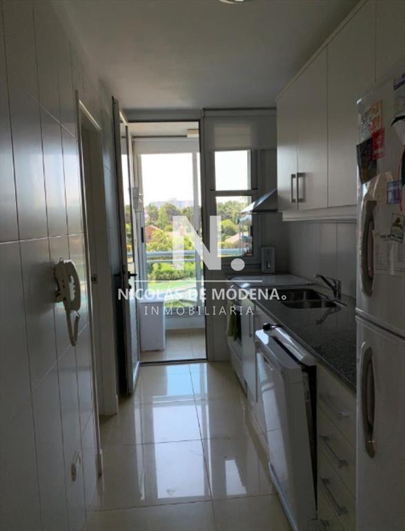 En venta apartamento de 3 dormitorios con vista