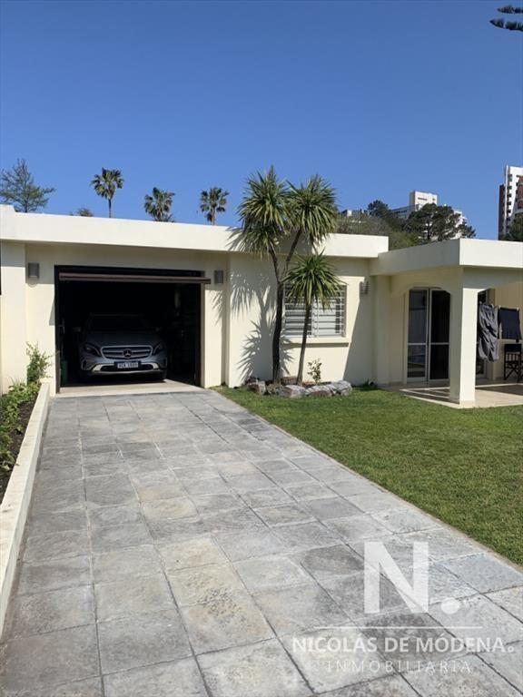 Casa de Cuatro dormitorios completamente reciclada en Venta