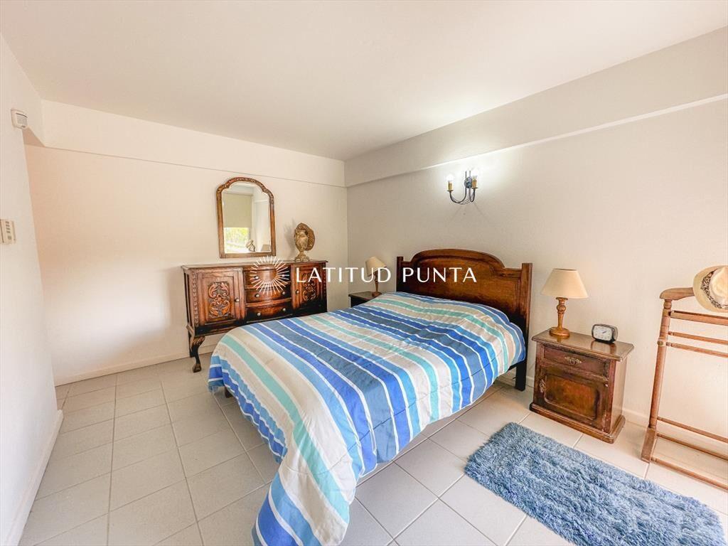 Pinares, apartamento de 3 dormitorios frente al
