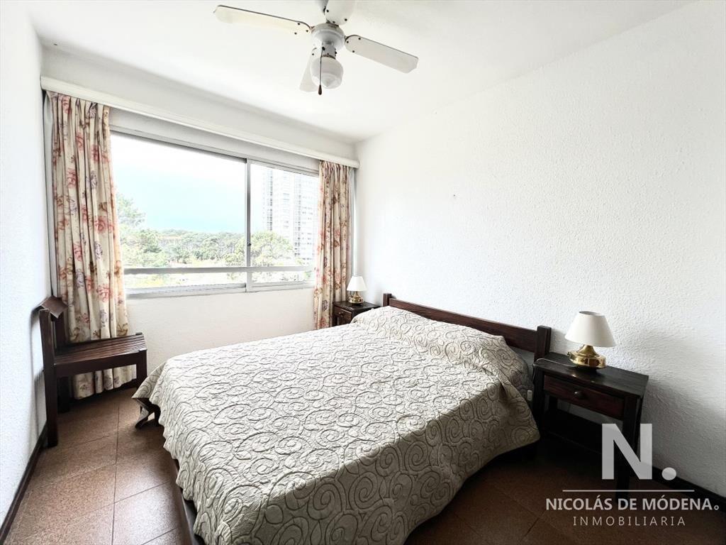 Apartamento de 2 dormitorios en venta Punta del Este. Club