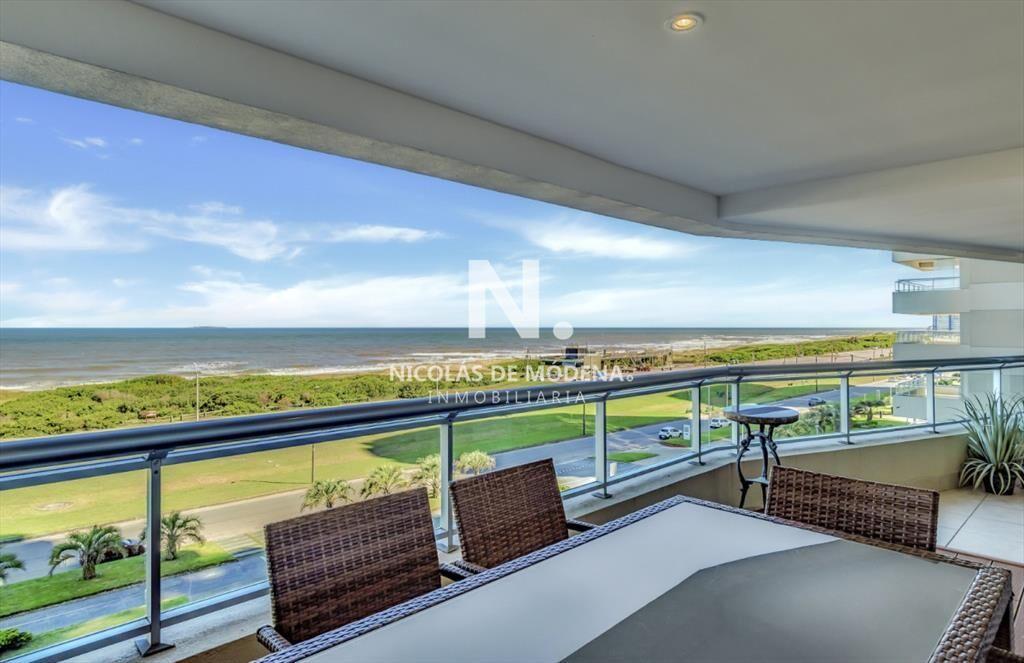 Venta Apartamento en Punta del Este Torre Lobos