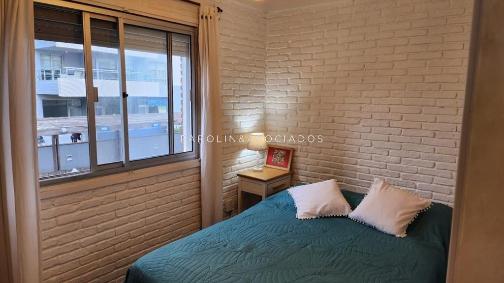 Se vende apartamento de 1 dormitorio en La