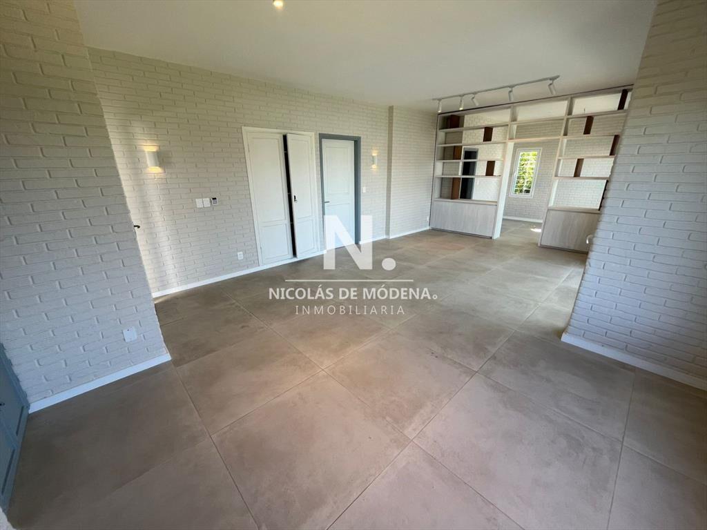 Chalet en PenÃnsula en venta, de 4 dormitorios.