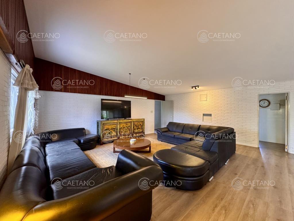 Venta casa 7 dormitorios, Cantegril, Punta del