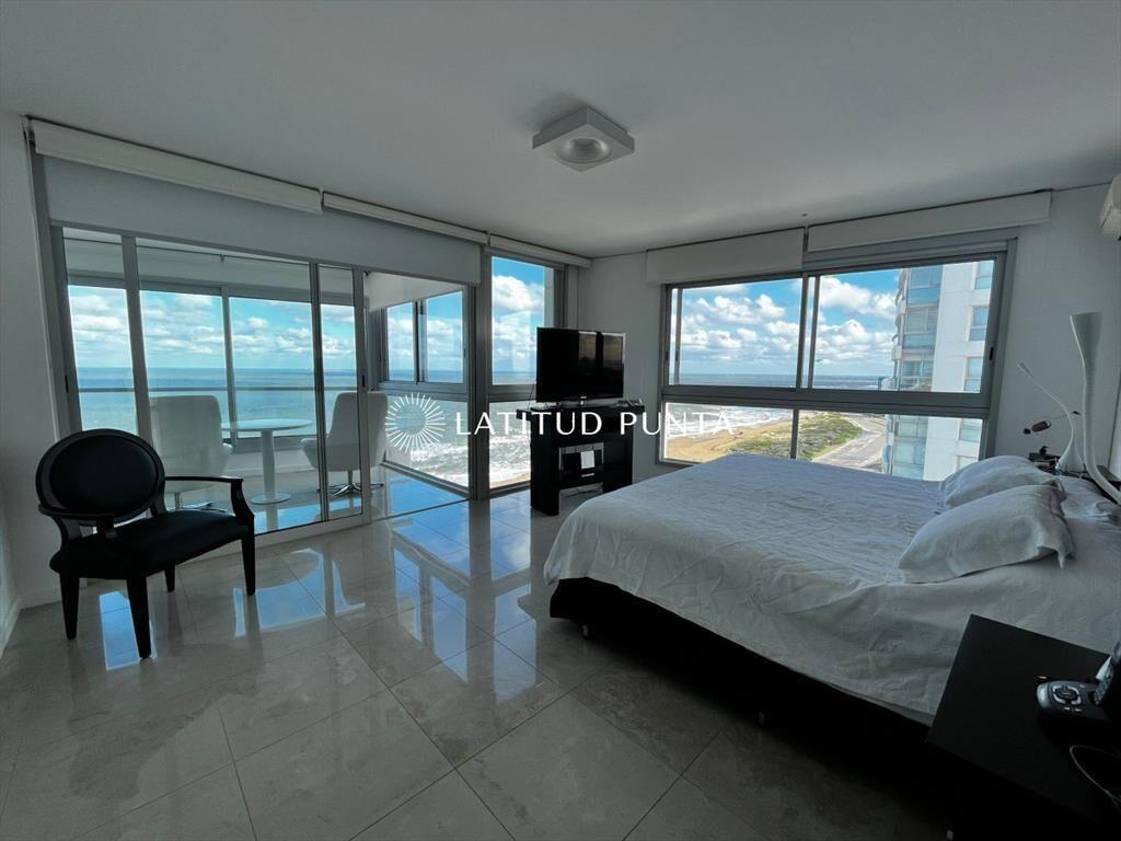Apartamento en Le Parc, piso alto, 3 suites más