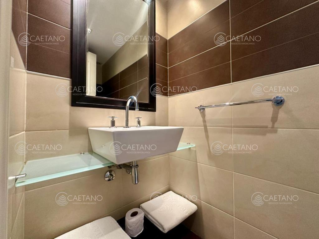 Excelente apartamento en venta en Punta del Este con vista