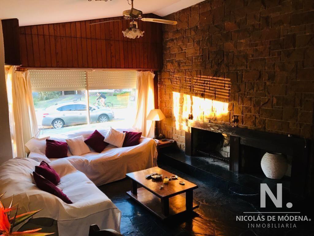 Vendo hermosa casa a una cuadra de la playa
