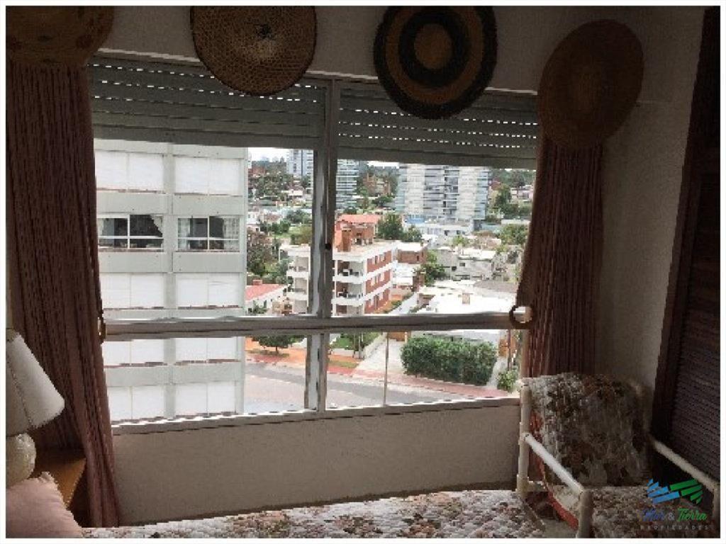 Apartamento en venta sobre Rbla., muy linda Punta
