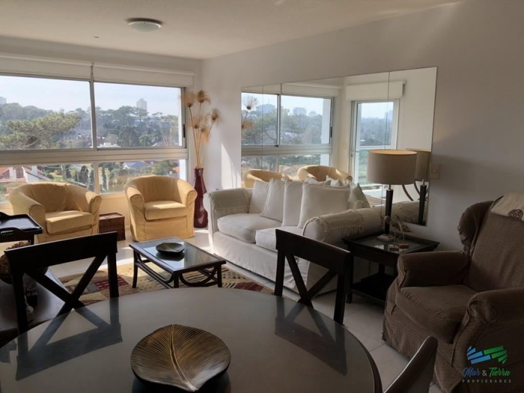 En venta.. piso intermedio, planta amplia muy en