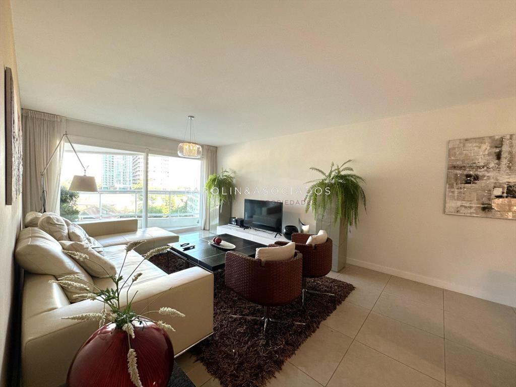 Apartamento en Venta de 2 dormitorios + de en ,