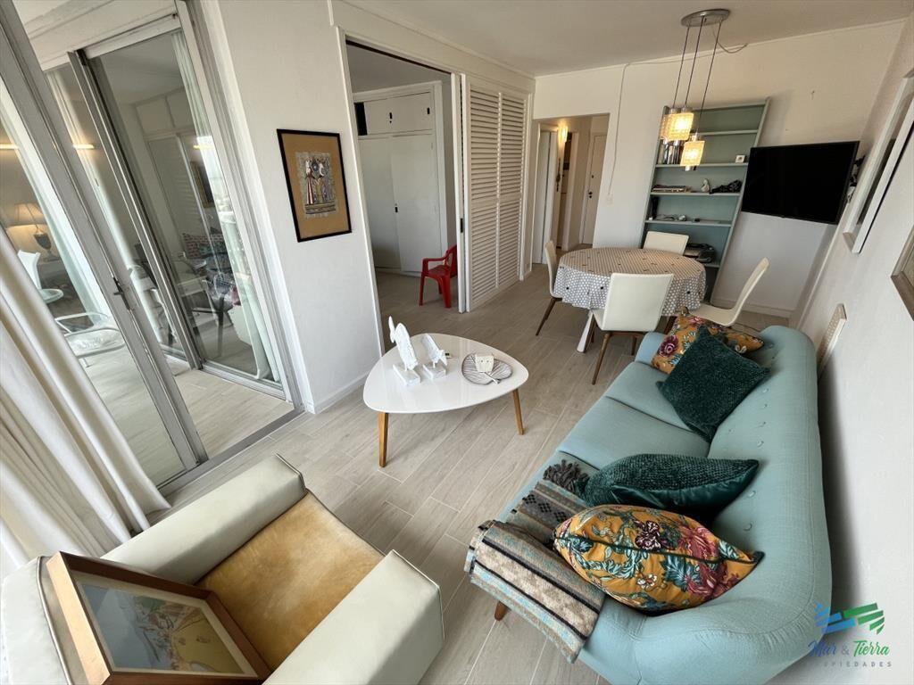 EN VENTA APARTAMENTO 2 DORMITORIOS, VISTA AL MAR,