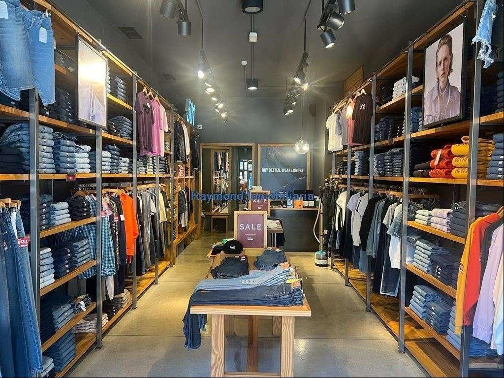 ALQUILER Local comercial de 120m2 en Centro sobre 18 de jul