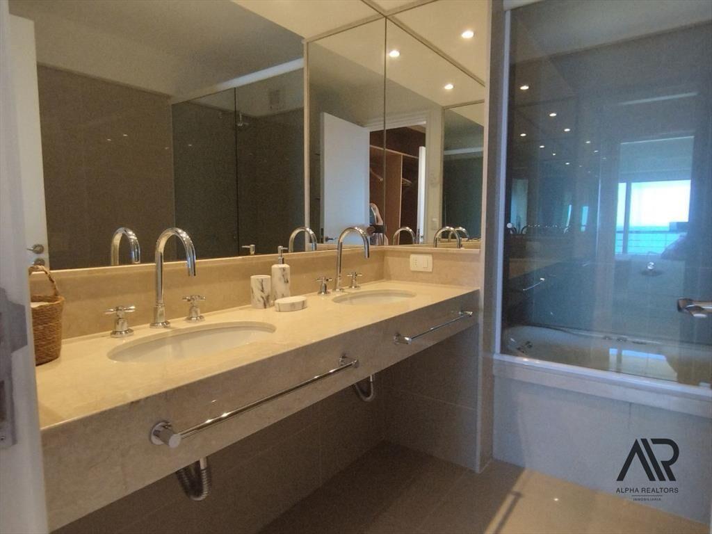 Apartamento en venta de 3 dormitorios c/ cochera en P. B...