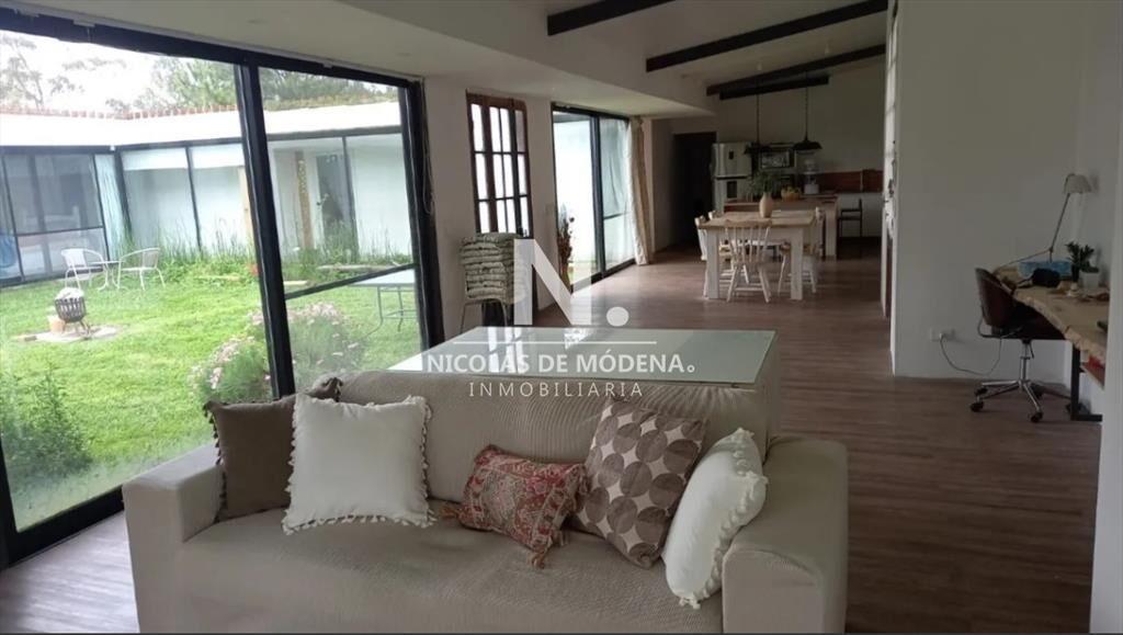 Vende chacra de 4 dormitorios en Barrio privado