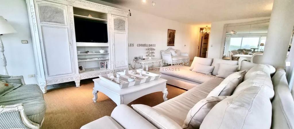Apartamento en venta en edificio Arenas Blancas,