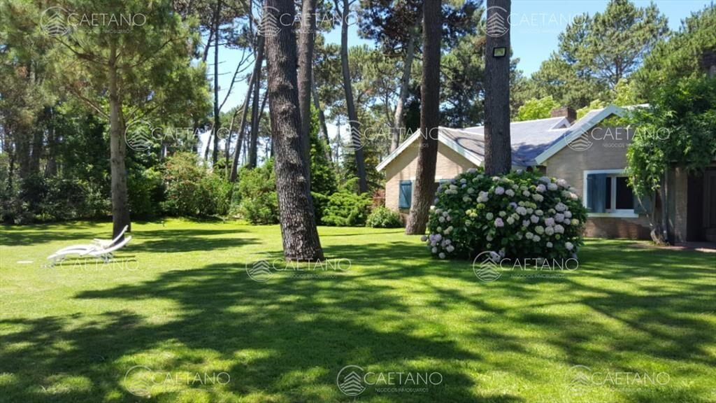 Excelente casa en alquiler en zona residencial!!!