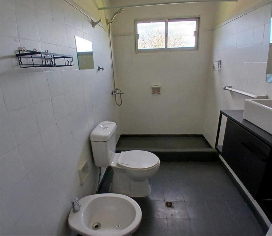 Venta de casa, con gran terreno.