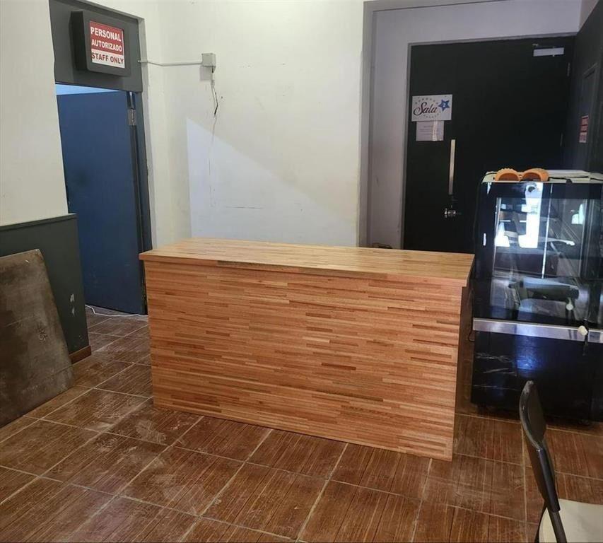 VENTA DE LOCAL DE GRAN METRAJE EN COLONIA DEL SACRAMENTO