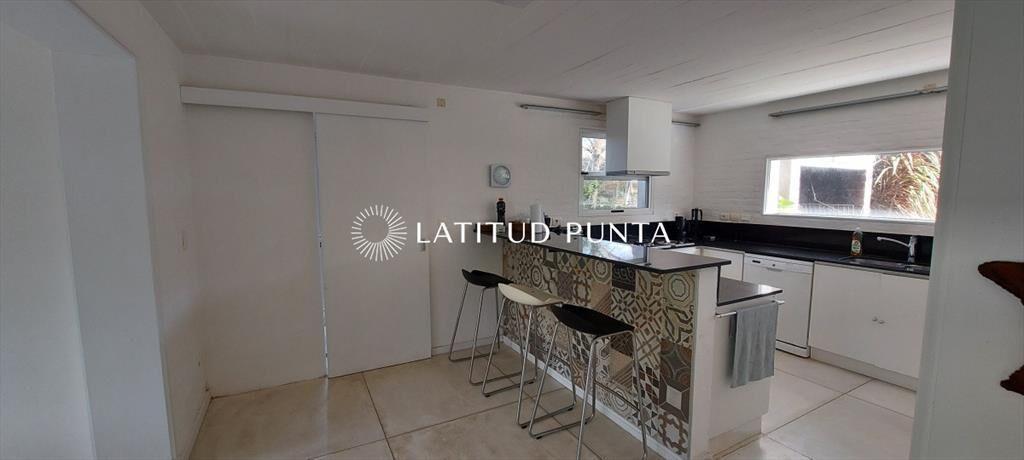 Casa en Laguna Blanca - Manantiales, 5 dormitorios y piscin