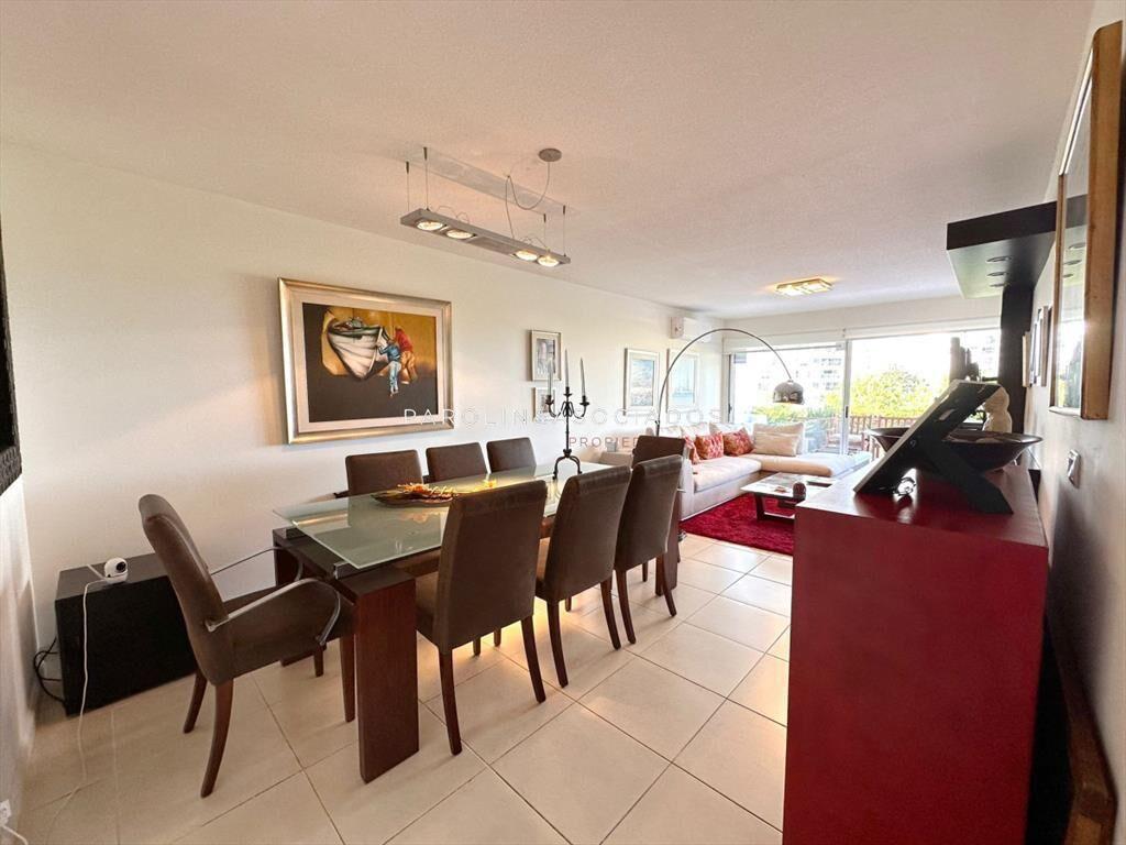 Apartamento en venta de 3 dormitorios con propio