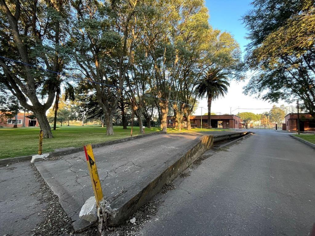 Gran predio logístico próximo a Instrucciones y San Martin,