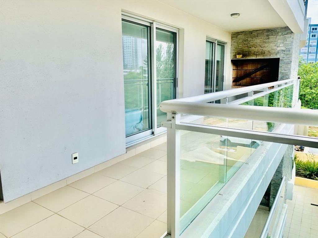 apartamento en zona de Aidy Grill, con parrillero propio
