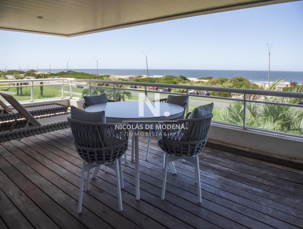 Vende apartamento en aplaya Brava de 3 en suite