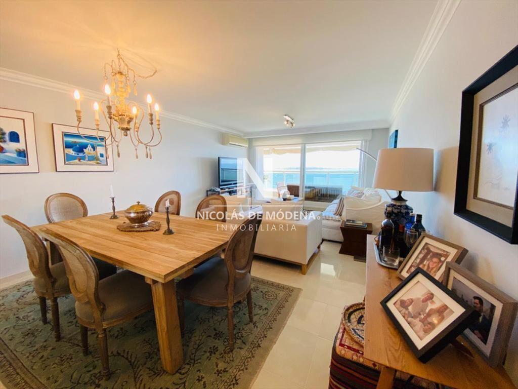 Departamento en venta en Playa Mansa con linda