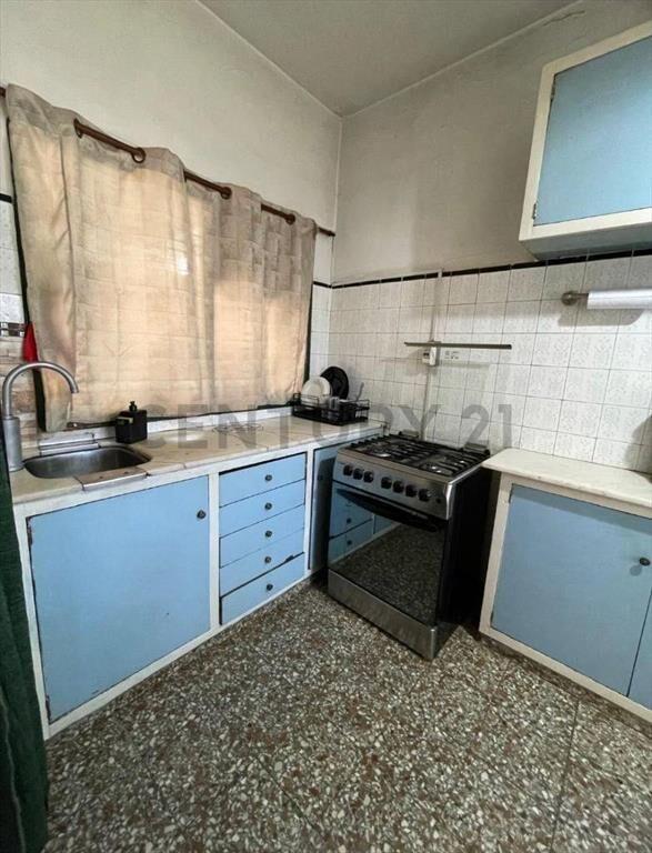 Venta 2 casas Peñarol,717 m2,multiples garajes.3 dormi,pa...