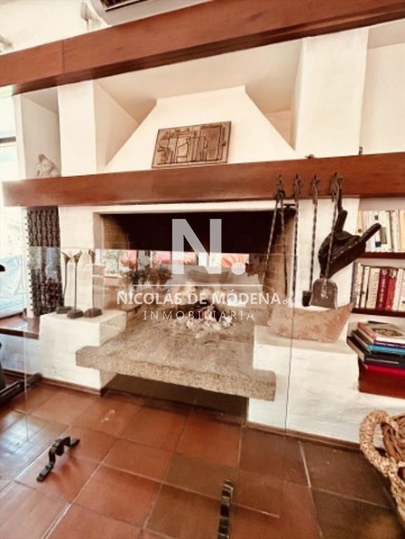 Vende casa en playa brava, Punta del Este de 5