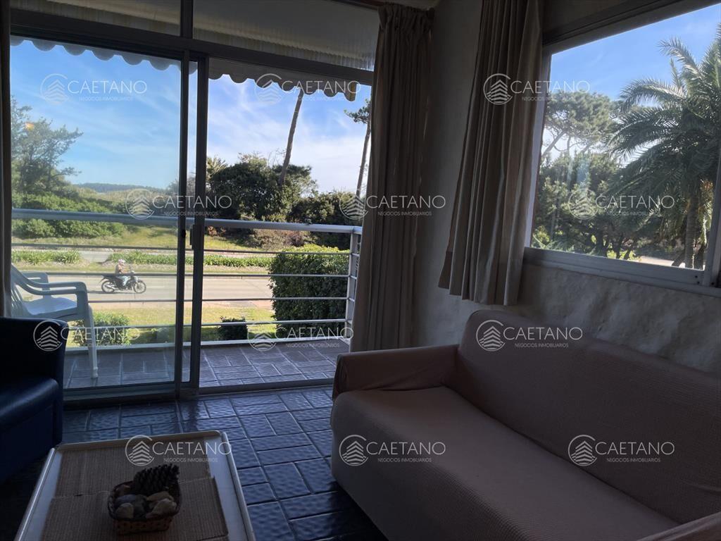 Venta de apartamento de dos dormitorios en Playa